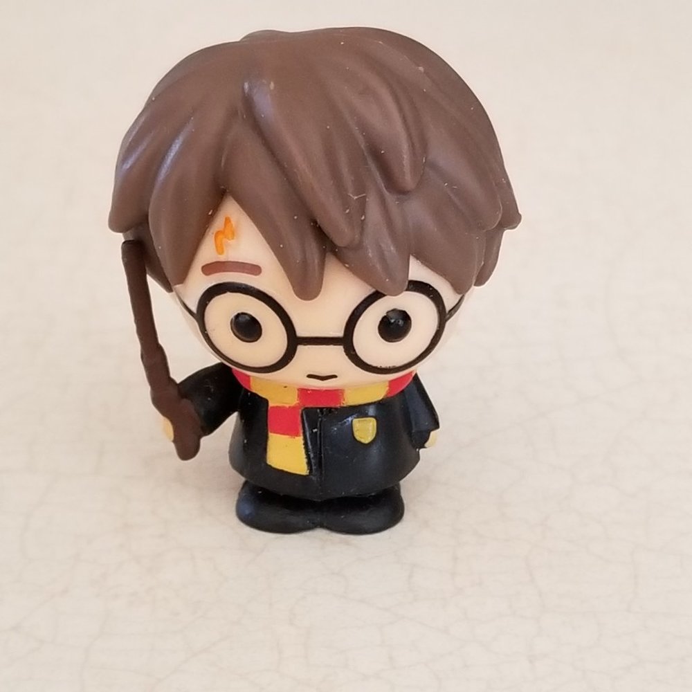 Harry Potter With His Wand Cake Topper Play Figure New 1.5"